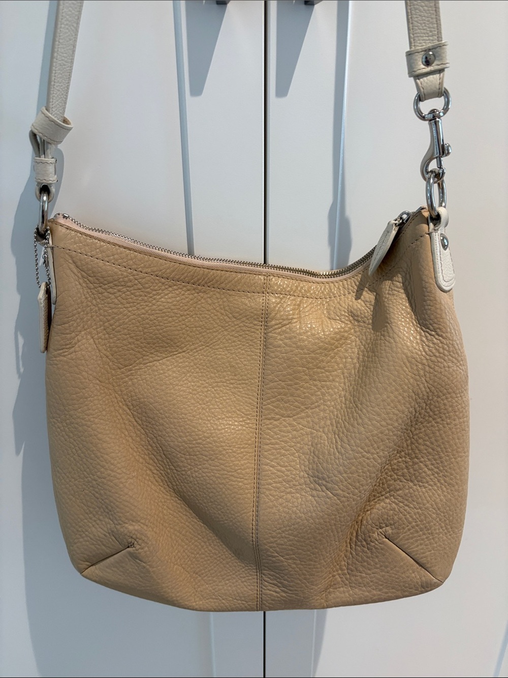 Coach Pebbled Leather Hobo Shoulder Bag | Beige Cream | Turn-Lock Pocket Purse - Picture 5 of 8